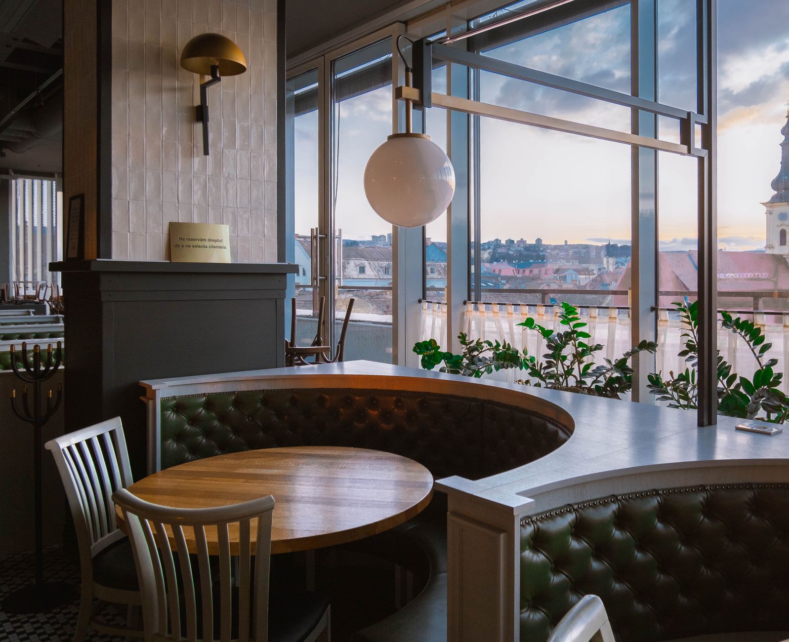 A Fusion Restaurant’s Theatrical Lighting Recaptures the Social Energy of the Original Hilton Athens