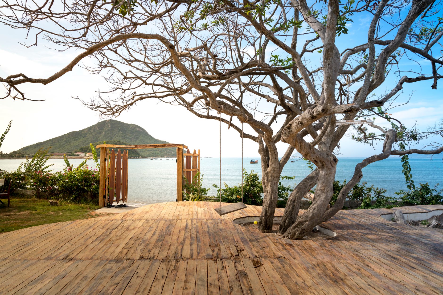 In Peru’s Coastal Desert, Leggett & Cahuas Designs a Fully Open-Air and Off-Grid Retreat from Modern Life