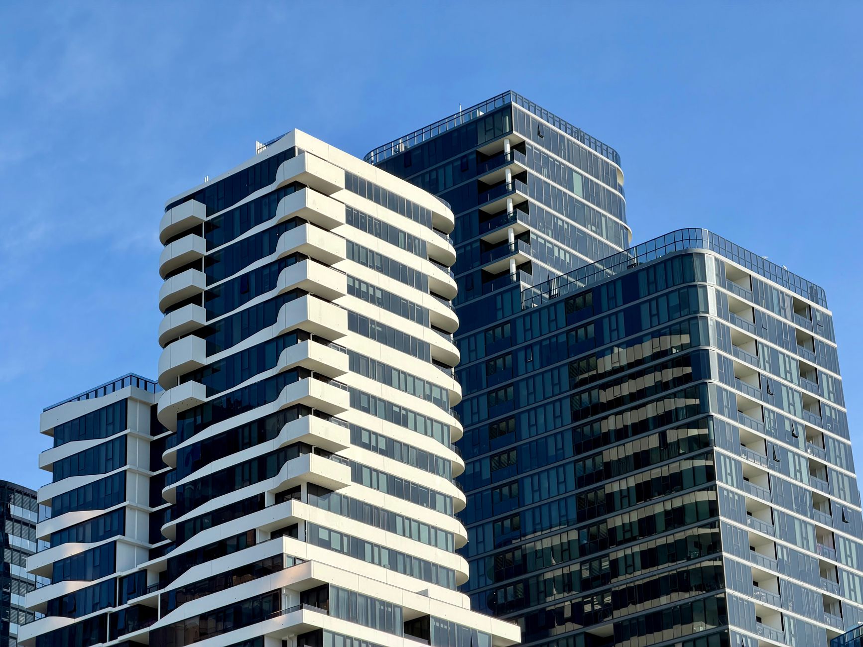 Workers Are Feeling the AI Squeeze: How It Could Define the Next Housing Cycle