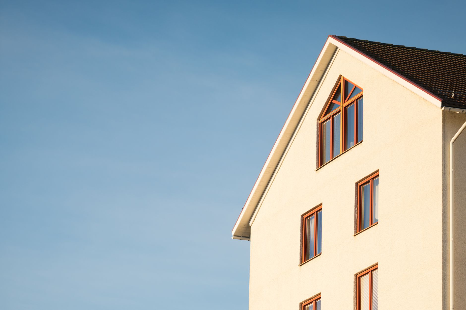 Radian sells real estate services, plans title sale to PLACE
