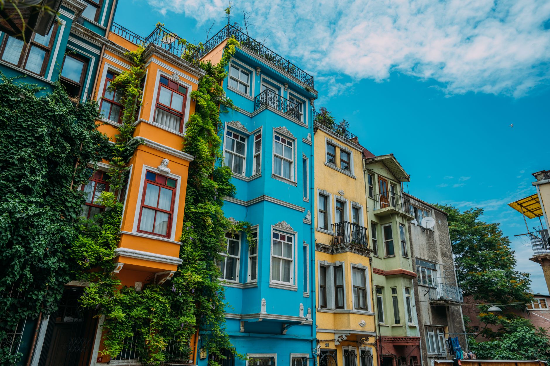 Airbnb Has Evolved—Here’s How Investors Should Keep Up