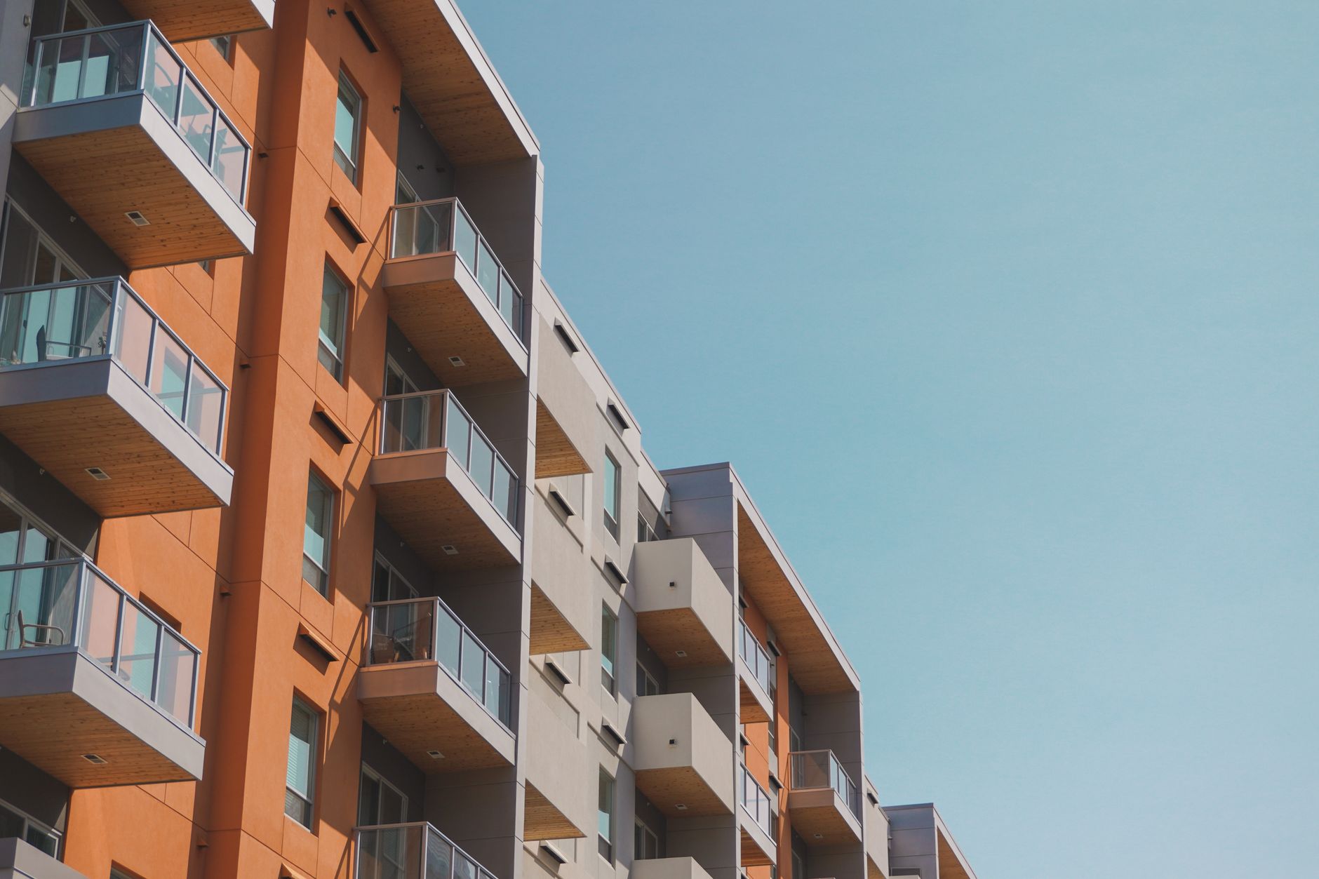 MBA mortgage applications dip 1% as refinance slips 2%