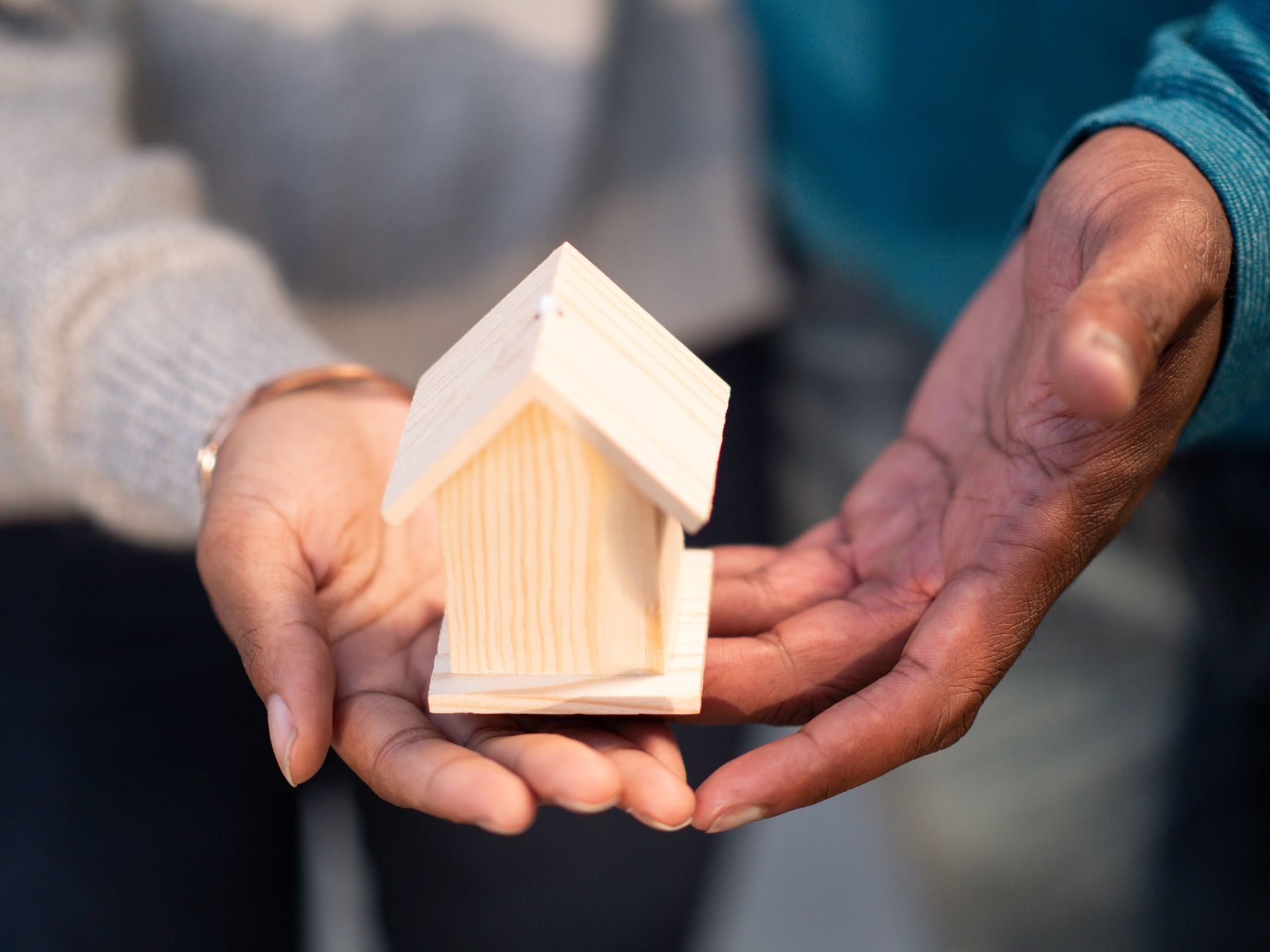 I asked seven AI engines for a mortgage recommendation. The results looked surprisingly old-school.