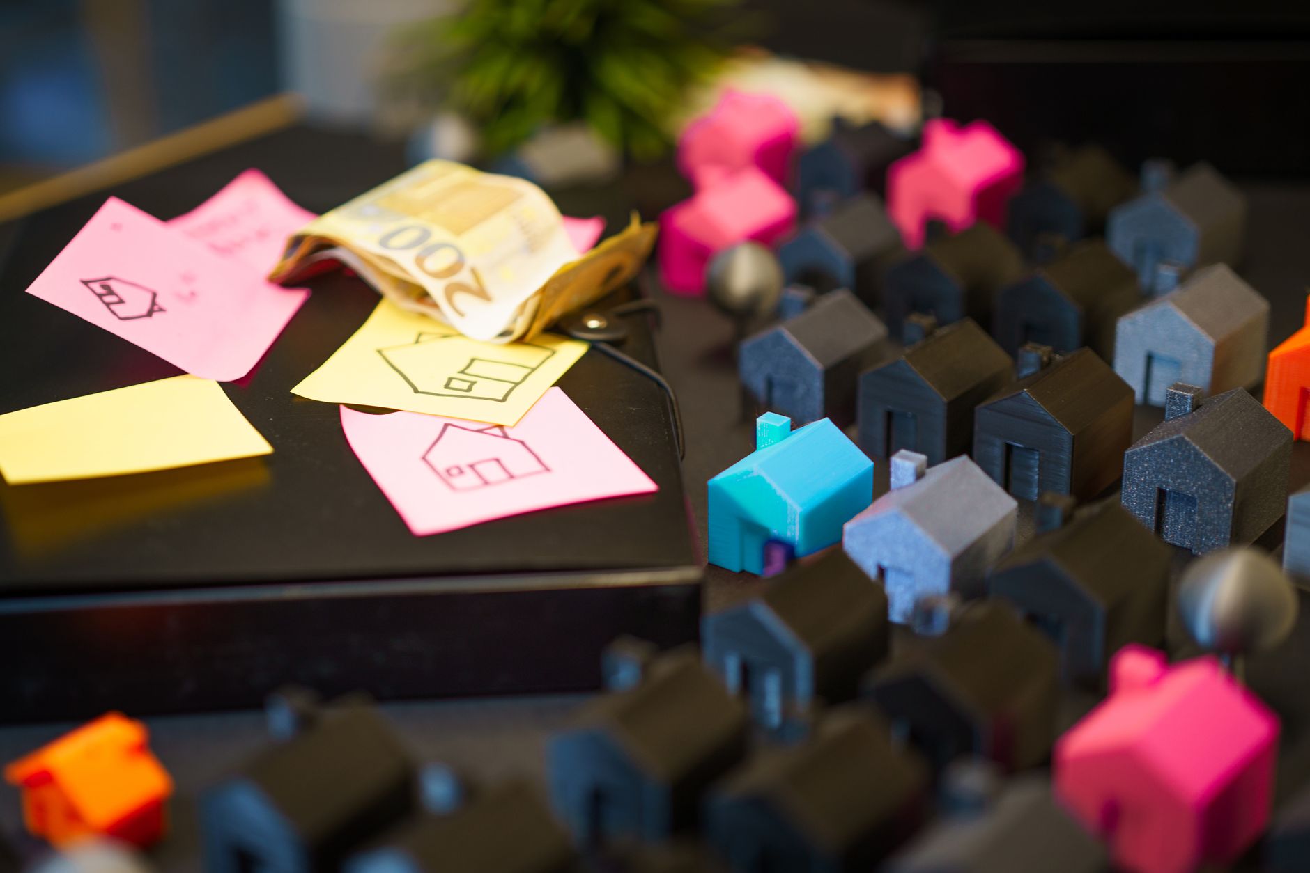 Mortgage rates top 7% as oil hits $100 and yields climb