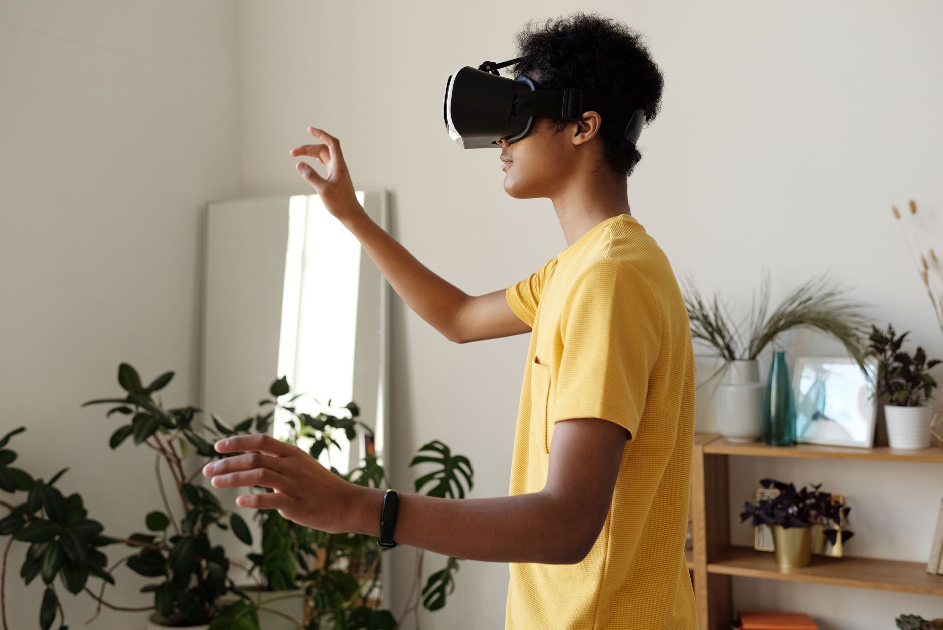 Virtual Tour vs. In-Person Showing: What Homebuyers Should Know